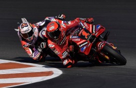 Hasil MotoGP Valencia 2023: Bagnaia Juara, Di Giannantonio Kedua, Martin Crash