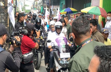 Sorak Sorai Warga Sambut Kedatangan Anies di Tanah Merah