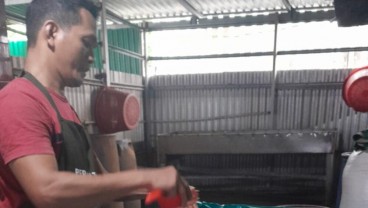 Harga Kedelai Rp13.000 per Kg, Perajin Tempe Palembang Bersiasat