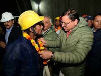 Dramatis, Penyelamatan 41 Pekerja India yang Terjebak 17 Hari di Terowongan Himalaya