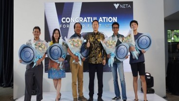 Neta Serahkan Produk Perdana Mobil Listrik ke Konsumen