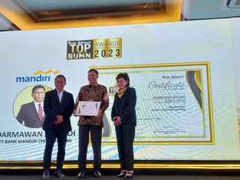 Dua Direktur Bank Mandiri (BMRI) Raih Penghargaan Bisnis Indonesia TOP BUMN Awards 2023
