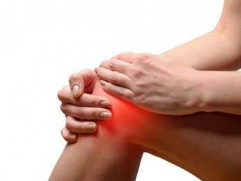 Prosedural Operasi Penggantian Lutut untuk Obati Osteoarthritis, untuk 60 Tahun ke Atas