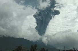 Gunung Marapi Sumbar Meletus, Terdengar Ledakan hingga Getaran
