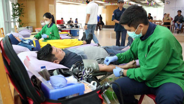Ratusan Karyawan AXA Mandiri Donor Darah