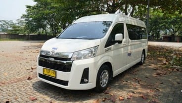 Menikmati Kemewahan Luxury Bus TRAC Hiace Premio