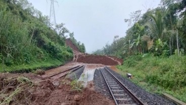 Sejumlah Rute Perjalanan Kereta Api Dialihkan Akibat Longsor di Banyumas