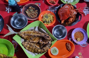 Jelajah Sinyal 2023: Sari Laut Mbak Atun, Primadona Kuliner Malam Makassar