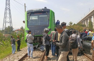 Minibus 'Tertemper' KA Feeder di Cimahi, 6 Orang Jadi Korban