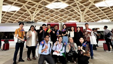 11 Delegasi Muda Asean Naik Kereta Cepat Whoosh hingga Napak Tilas Sejarah Bandung