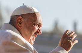 Paus Fransiskus Setujui Pemberkatan untuk Pasangan Sesama Jenis