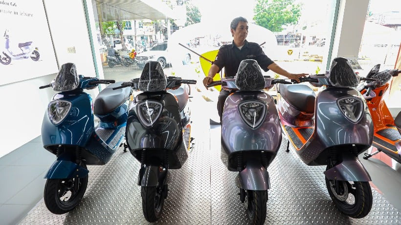 Tarikan Loyo Adopsi Sepeda Motor Listrik