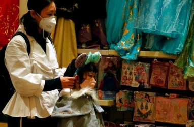 Warga Cirebon Diimbau Kembali Gunakan Masker Saat di Luar Ruangan