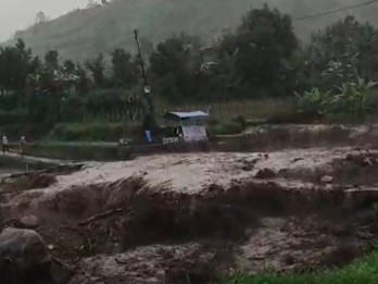 6 Jembatan Putus Total Akibat Banjir Bandang di Surian Solok