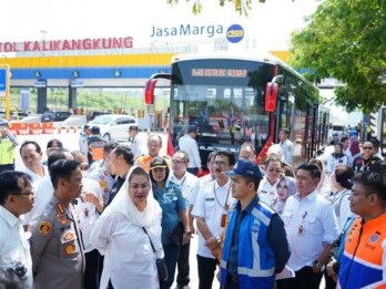 Arus Kendaraan di Tol Semarang Batang Meningkat
