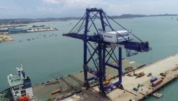 STS Crane Pangkas Dwelling Time di Pelabuhan Batuampar Hingga 81%