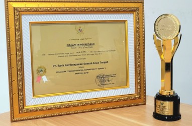 Bank Jateng Terima Penghargaan BUMD Penyalur CSR Terbaik