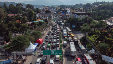 Kepadatan Jalur Wisata Puncak Saat Libur Panjang Natal 2023