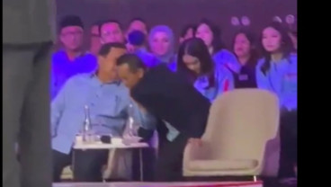 Prabowo Bantah Tarik Jaket Bahlil saat Debat Cawapres