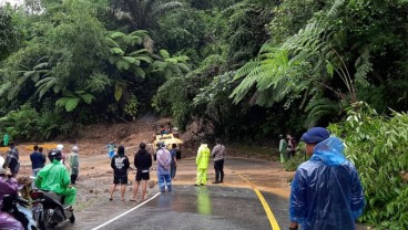 Riau Tetapkan Status Siaga Darurat Bencana, Jalan Lintas Sumbar Putus