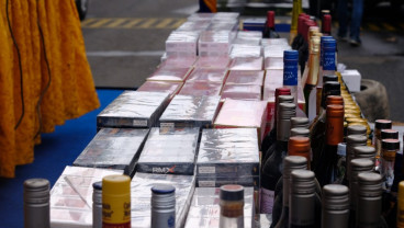 Jutaan Rokok Ilegal Senilai Rp5,4 Miliar Dibakar Bea Cukai Batam