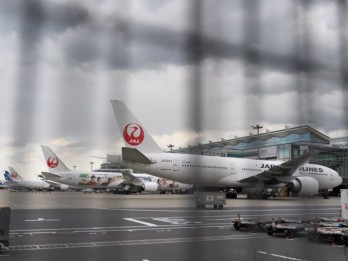 Pesawat Japan Airlines Terbakar Usai Tabrakan, Ada 5 Korban Tewas