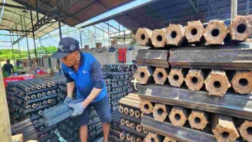 Pabrik Arang Karangpilang Agung Perbesar Kapasitas Produksi 106 Kontainer Per Bulan