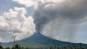 Gunung Api Lewotobi Kembali Erupsi, Pengungsi Bertambah