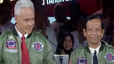 Ganjar-Mahfud Pakai Jaket Bomber Top Gun Buatan Lokal di Debat Capres, Segini Harganya