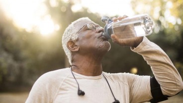 Segini Jumlah Air Putih yang Ideal Diminum untuk Turunkan Berat Badan