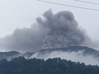 PVMBG Catat Gunung Marapi Erupsi 7 Kali, Cek Kondisi Hari Ini