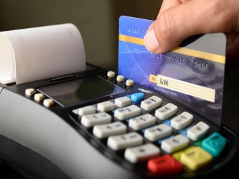 Gesekan Kartu Kredit Bank Tak Pudar saat Bisnis Paylater Menanjak