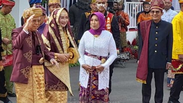 Jokowi Ungkap Alasan Tamu Istana Wajib Pakai Baju Adat Setiap HUT RI