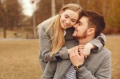 10 Tanda Kamu Dalam Hubungan yang Tidak Bahagia