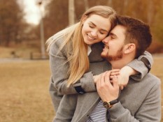10 Tanda Kamu Dalam Hubungan yang Tidak Bahagia