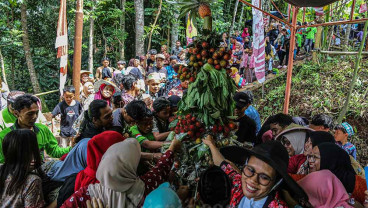 Kirab Budaya Nyadran Sendang Curug Sari Semarang