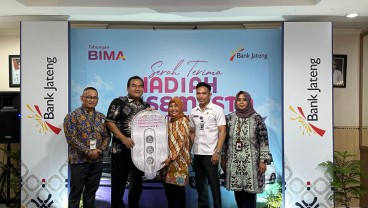 Bupati Blora Serahkan Hadiah Undian Tabungan Bima