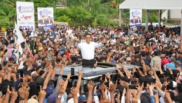 Perbedaan Gaya Kampanye Capres di Batam, Prabowo Joget Gemoy, Anies Blusukan ke Pasar