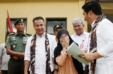 Ini Alasan Menteri ATR Bagikan Sertifikat Tanah Door to Door