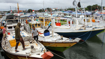 Cuaca Buruk, Puluhan Kapal di Makassar Tidak Melaut
