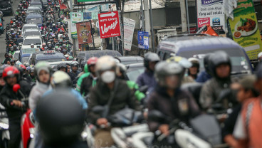 Kemacetan di Jalan Raya Sawangan Depok