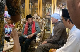 Di Padepokan Anti Galau Cirebon, Mahfud MD Bicara Praktik Santet hingga Gaib Ilmiah