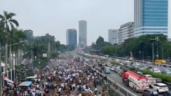 Aksi APDESI 31 Januari di Depan Gedung DPR/MPR Sempat Blokade Tol Dalam Kota