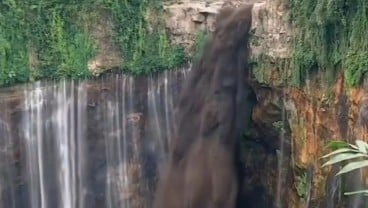 Wisatawan Asing Terjebak Banjir Lahar Gunung Semeru