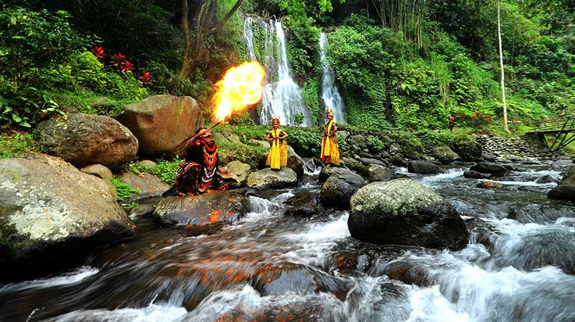 Fokus Menjaga Neraca Jasa Lewat Pariwisata