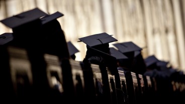 Pro Kontra Student Loan vs Pinjol Mahasiswa, Bertaruh Nasib Demi Bayar UKT