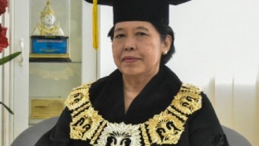 Prof. Harkristuti, Guru Besar UI yang Dituding Partisan karena Kritik Jokowi