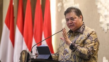 Airlangga Targetkan Penjualan Mobil Nasional Tembus 1,1 Juta Unit di 2024