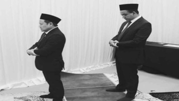 Twitter Dibuat Geger dengan Posisi Salat Jamaah Anies-Cak Imin, Netizen: Mereka Lulusan Pondok