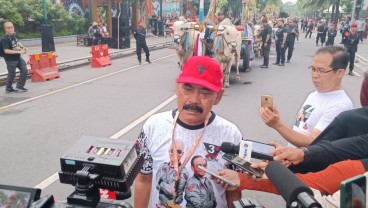 Ganjar-Mahfud Kirab Budaya di Depan Kantor Gibran, Atraksi Keserakahan Kekuasaan